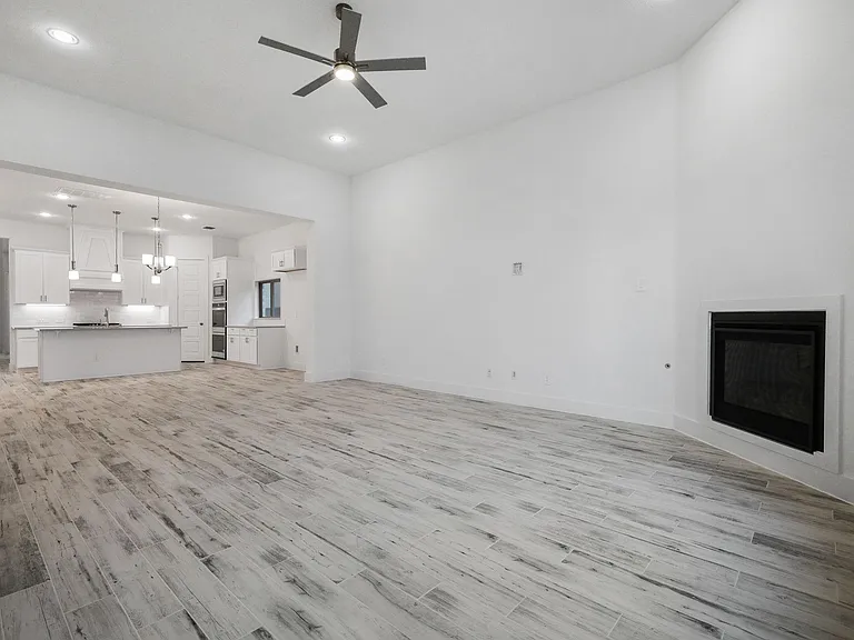 8218 Vitex Ave — Photo 15