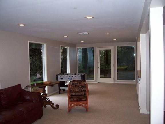 2nd image of 917 Lake Hill Dr