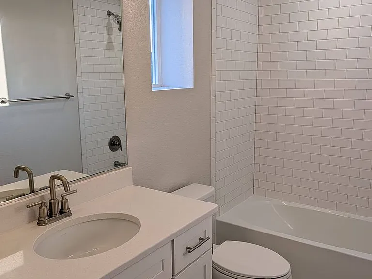 2419 Zorro Hts — Photo 16