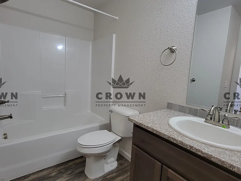 3533 Storey Blvd — Photo 10