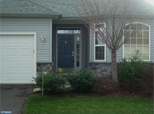 49 Vineyard Ct, Monroe Twp, NJ 08831