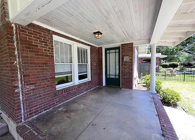 2000 E Jordan St — Photo 2