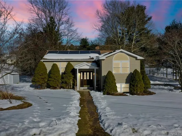 10 Esther Drive, Middlefield, CT 06455