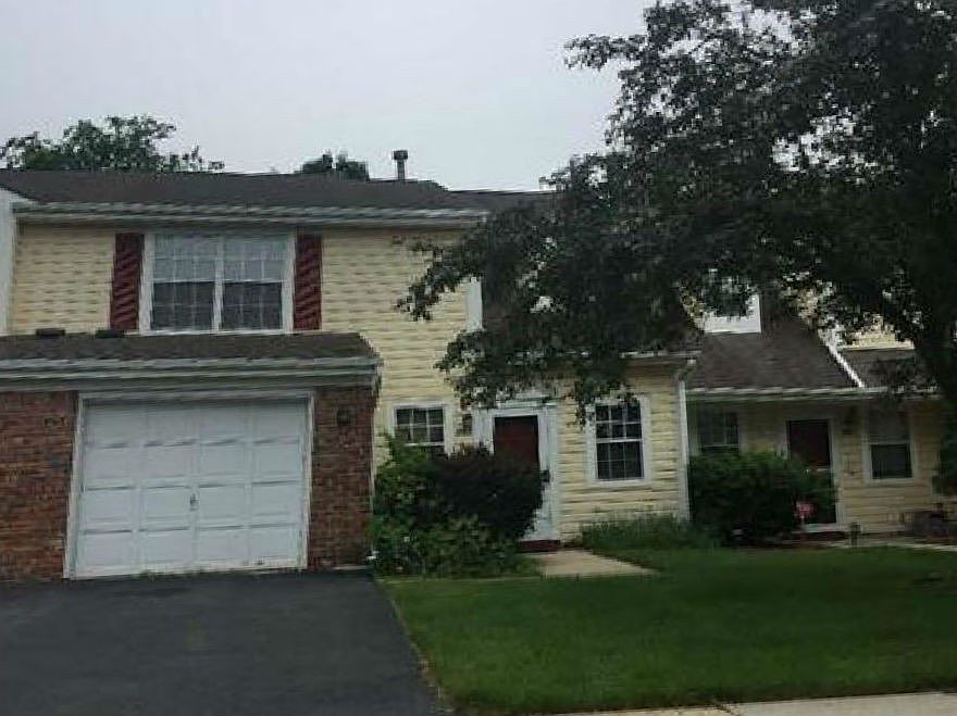 2nd image of 240 Hyde Park Rd