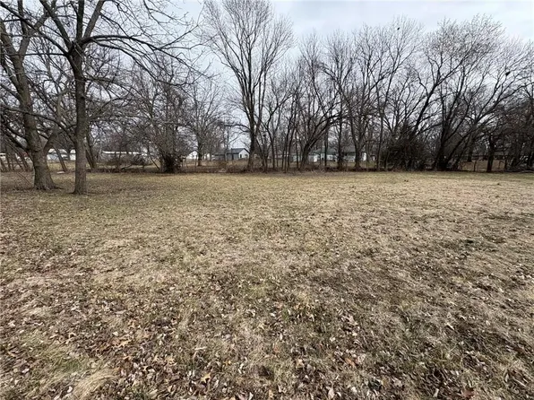 S 6th & 7th St, Lacygne, KS 66040