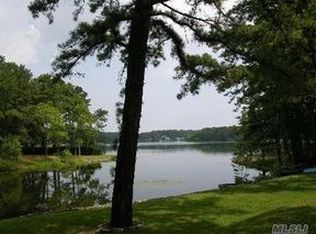 107 Lakeside Trl, Ridge, NY 11961