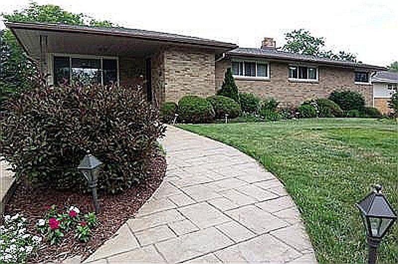 1st image of 18244 Bonnie Ln