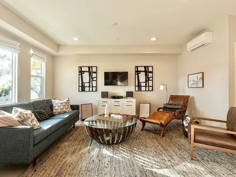 2531 State St — Photo 12