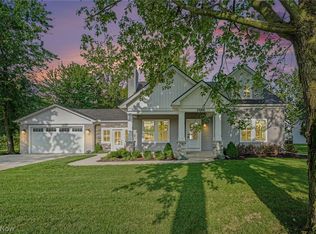 3006 Abbe Rd, Sheffield Lake, OH 44054