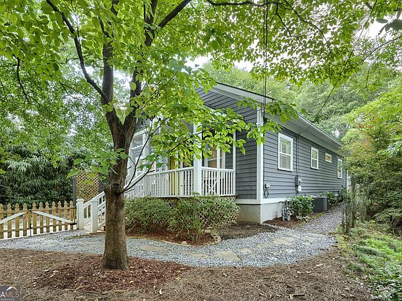 3rd image of 310 Oakdale Rd