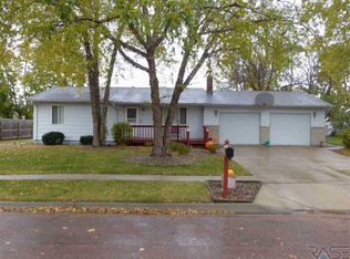 113 E Maureen Dr, Brandon, SD 57005