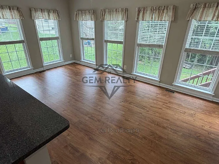 10410 Silver Creek Ct — Photo 28