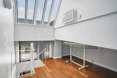 Rented by Julien Aractingi, LREB