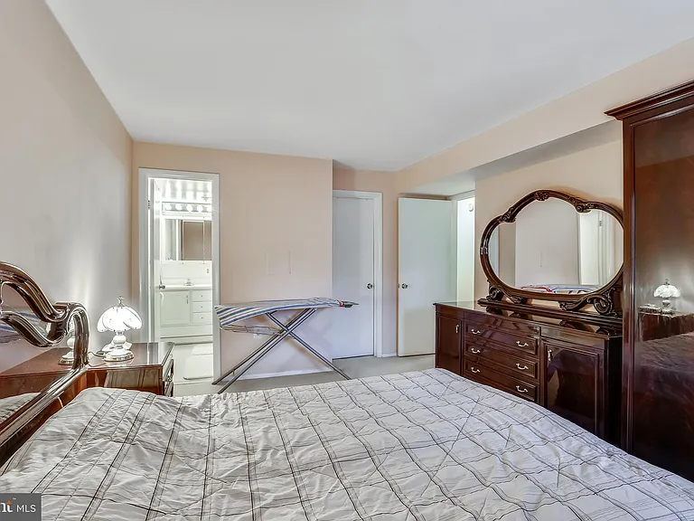 18722 Walkers Choice Rd #4 — Photo 14