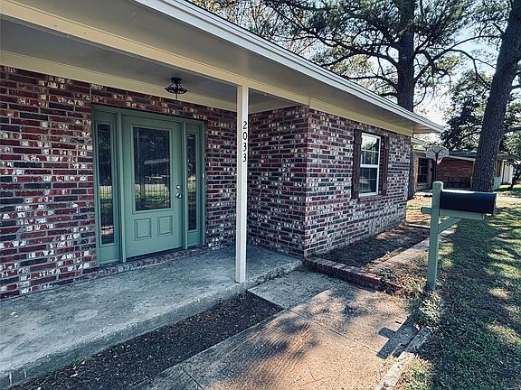 4th image of 2033 Bowie Dr