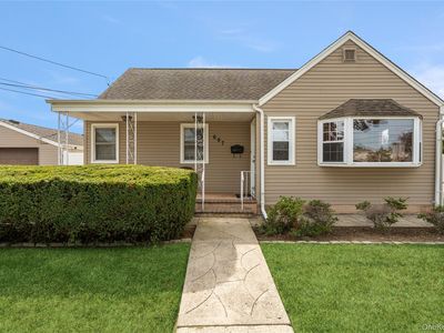 697 N Fulton Avenue, Lindenhurst, NY, 11757