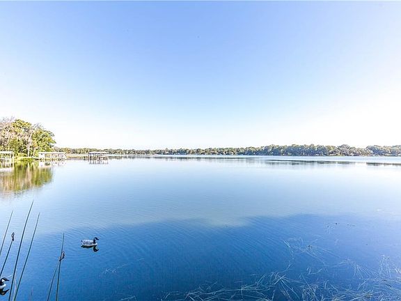 4th image of 1915 Lakeside Dr