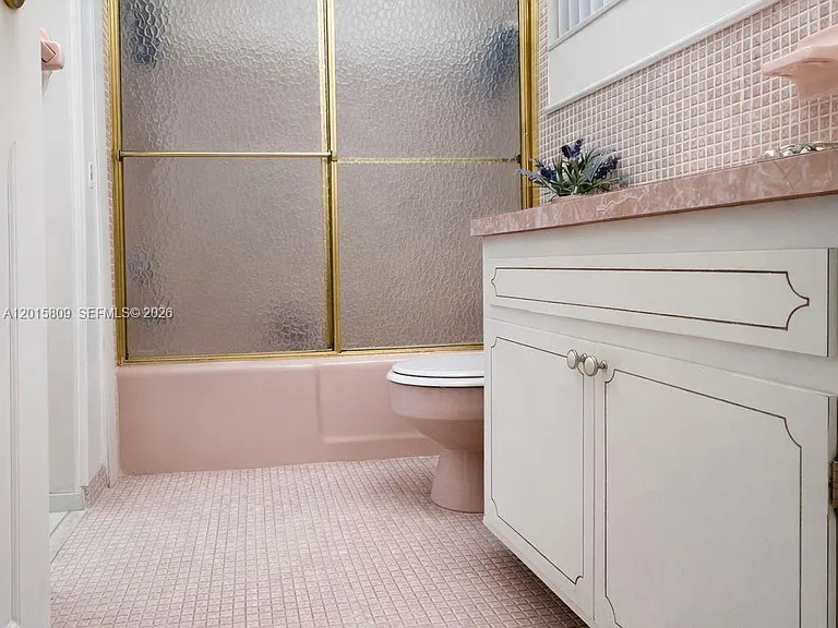 330 SE 2nd St #101G — Photo 24