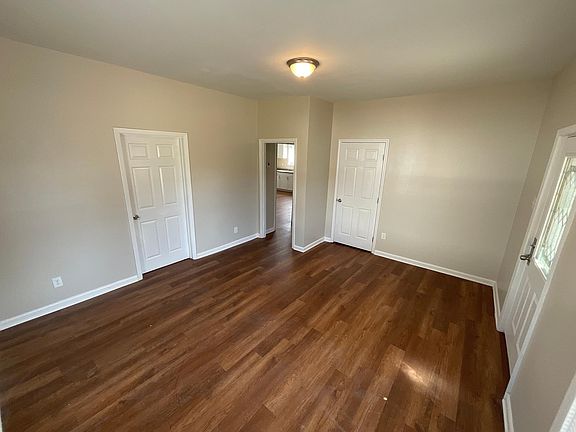 4th image of 3740 Freemile Ave