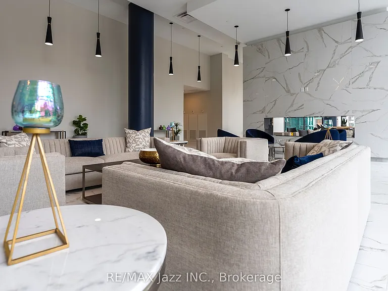 80 Bond St E #1202 — Photo 15