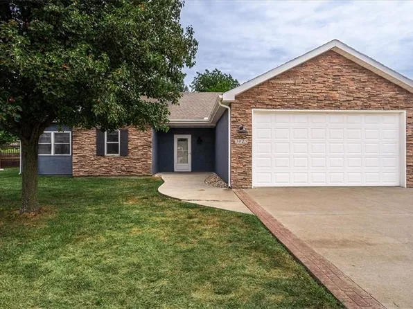 3025 N 157th St, Basehor, KS 66007