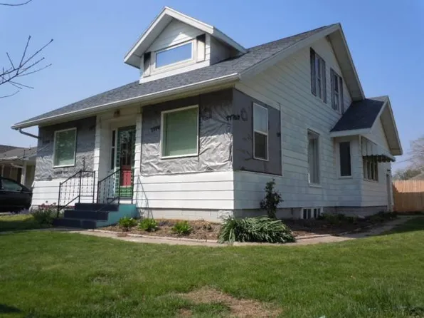 112 Mason St, Emden, IL 62635