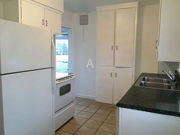 4th image of 3245 7th St