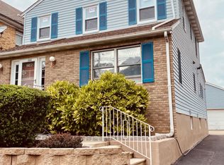 222 Dixon Ave, Dumont, NJ 07628