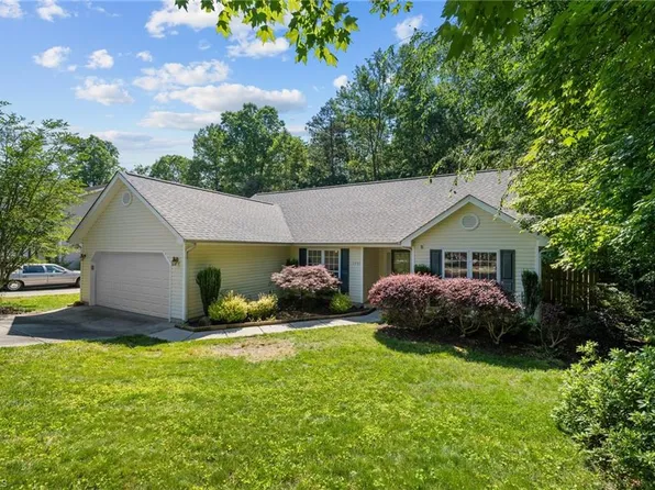 1731 Hargrove Dr, Mc Leansville, NC 27301