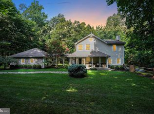 328 Canterwood Ln, Great Falls, VA 22066