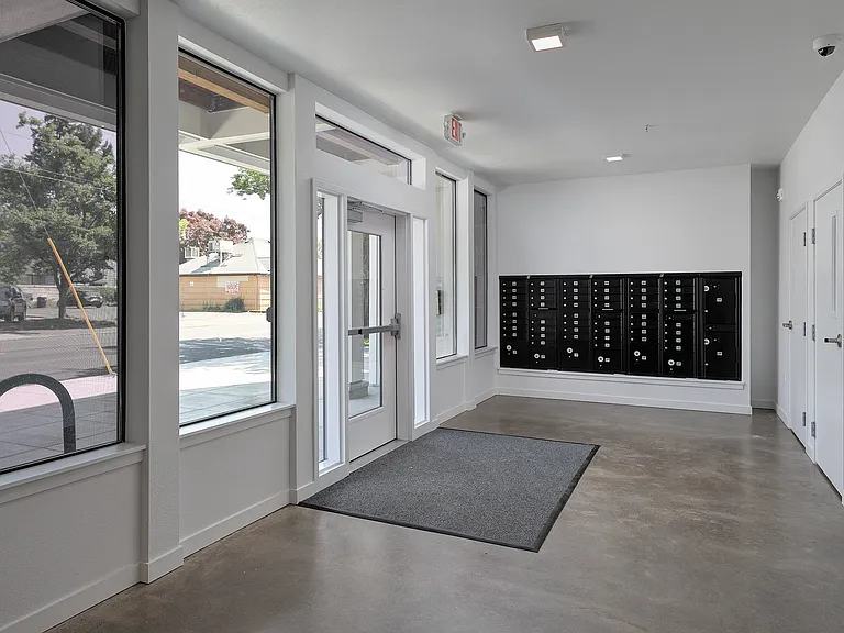 7550 N Lombard St — Photo 45