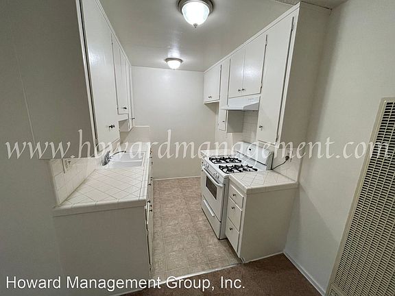 5th image of 3556 San Marino St APT 3