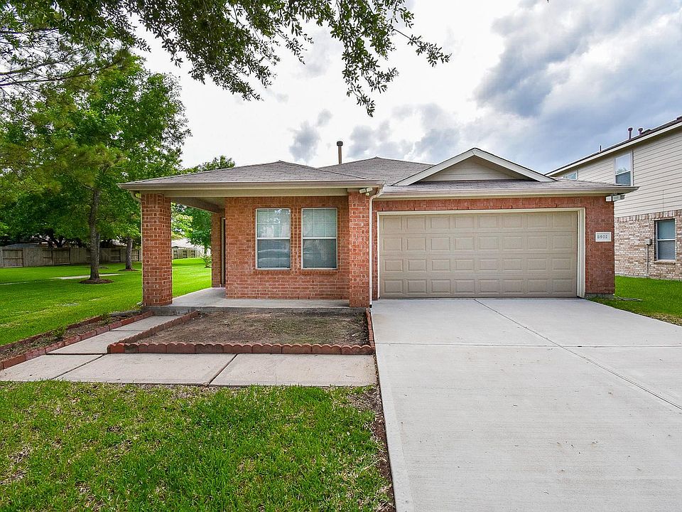 1st image of 8902 Grand Villa Ln