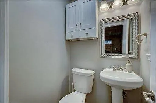 2725 Ridgeview Dr — Photo 3