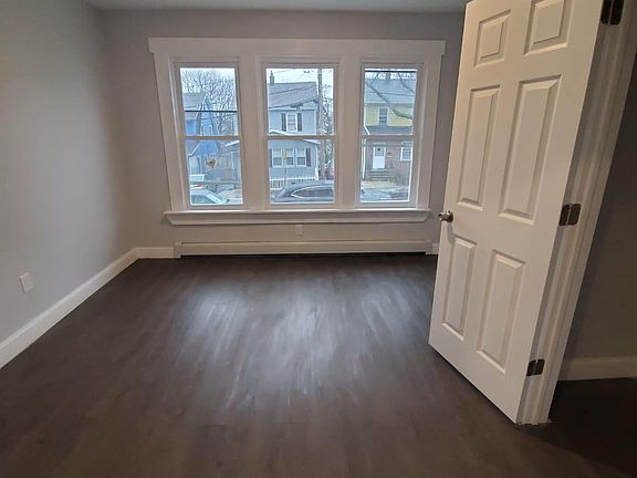 5th image of 29 Essex St #2R