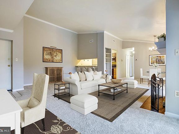 2nd image of 1115 Castle Harbour Way Unit 3C