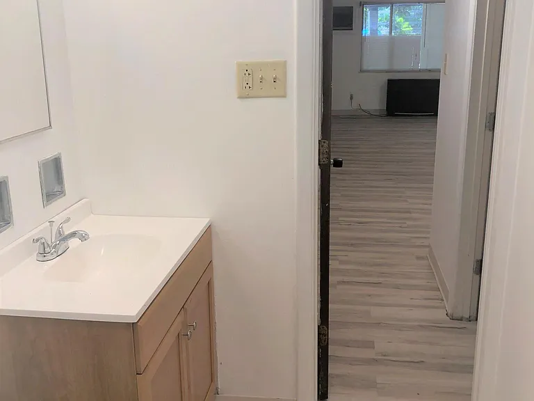 6350 Forward Ave #3R — Photo 9