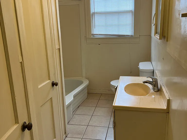 1071 N Bowie St #2 — Photo 4
