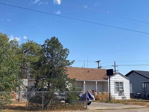 3rd image of 2906 Erskine St