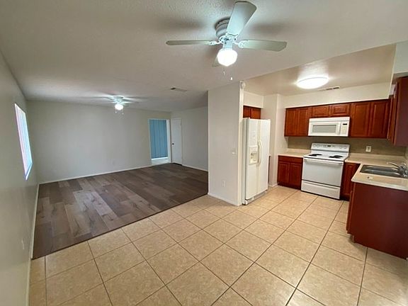 4th image of 4719 Southold St
