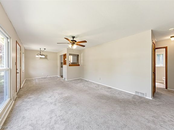 5th image of 13819 Elsetta Ave