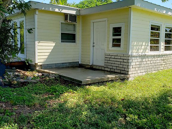 5th image of 676 E Shore Dr