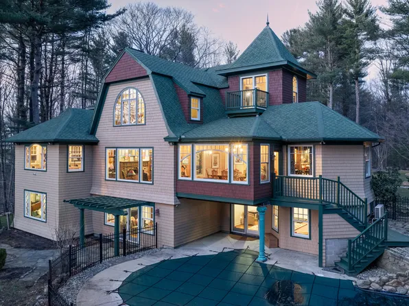 8 Spruce Point Road, Kittery, ME 03904