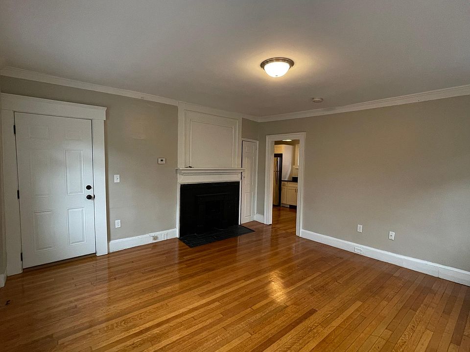 1st image of 17 Beckford St APT 3
