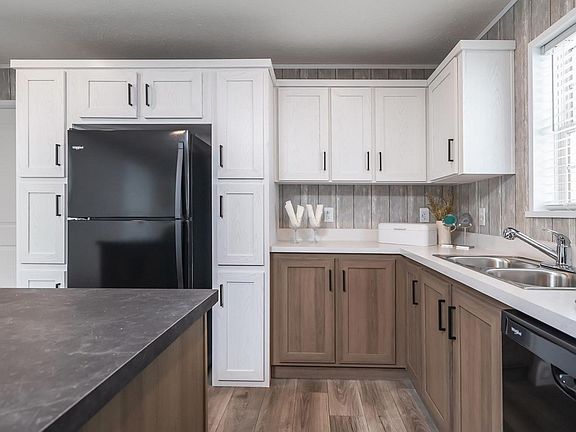 2nd image of 30 W Pine Dr
