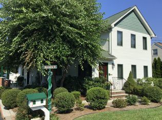 716 Holmdel Rd, Holmdel, NJ 07733