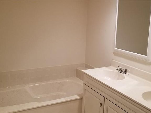 5th image of 6025 Chardonnay Ln #25-102