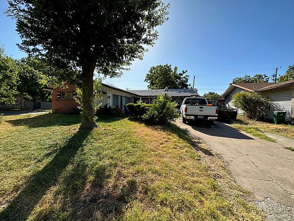 2nd image of 8311 Briarwood Ln