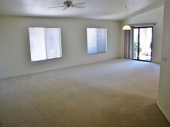 5th image of 1051 San Jacinto Dr