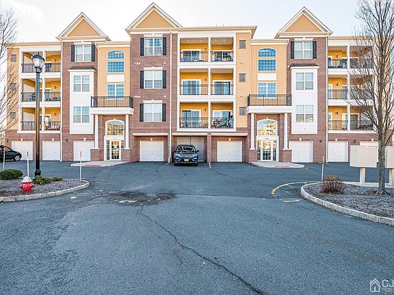 2nd image of 536 Doral Ct